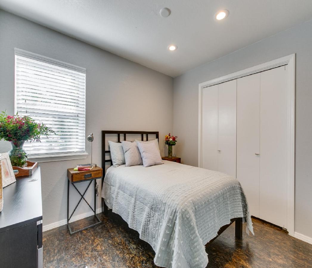 Evie'S Campus-Close 2 Bedroom Luxury Oklahoma City Exterior foto