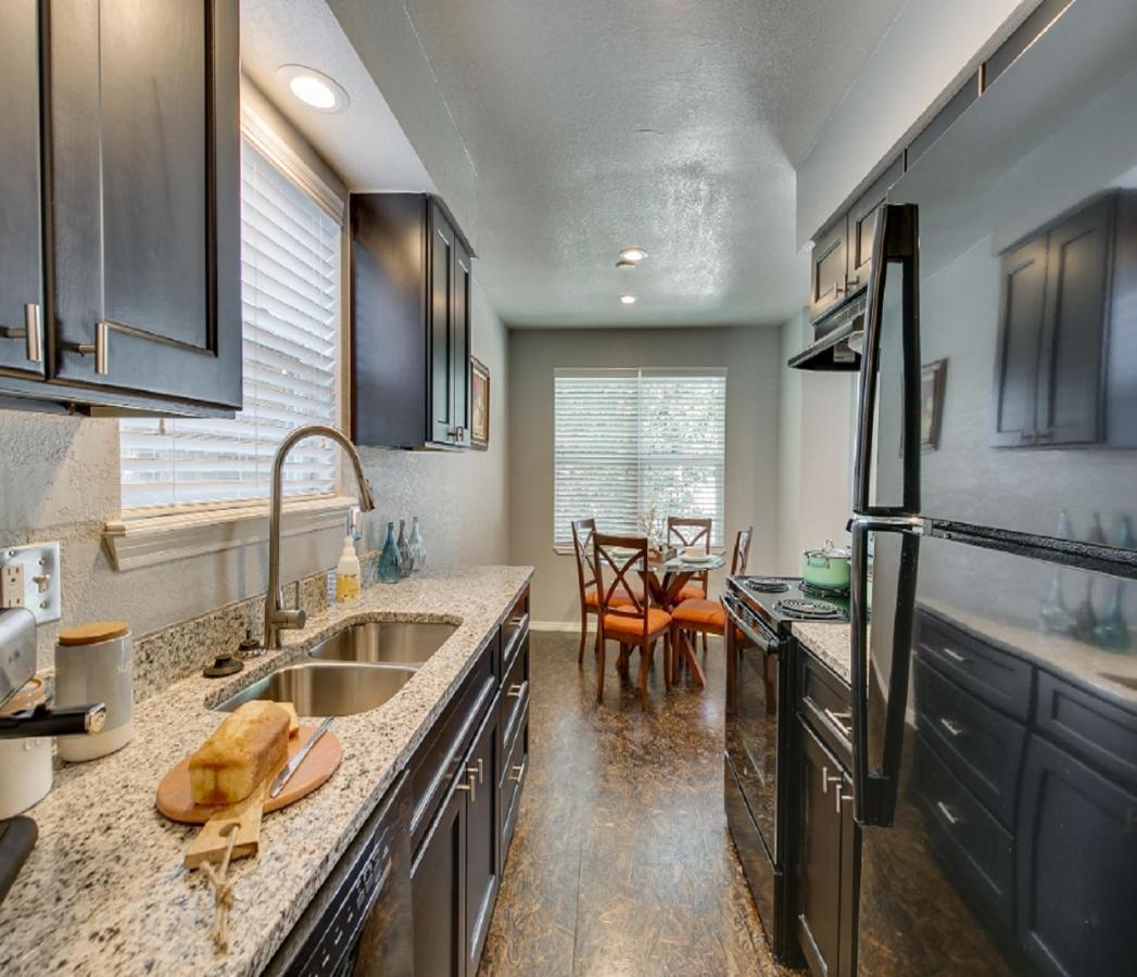 Evie'S Campus-Close 2 Bedroom Luxury Oklahoma City Exterior foto