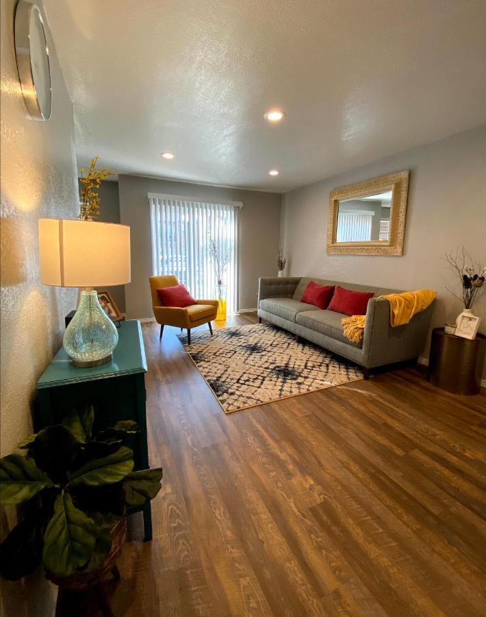 Evie'S Campus-Close 2 Bedroom Luxury Oklahoma City Exterior foto