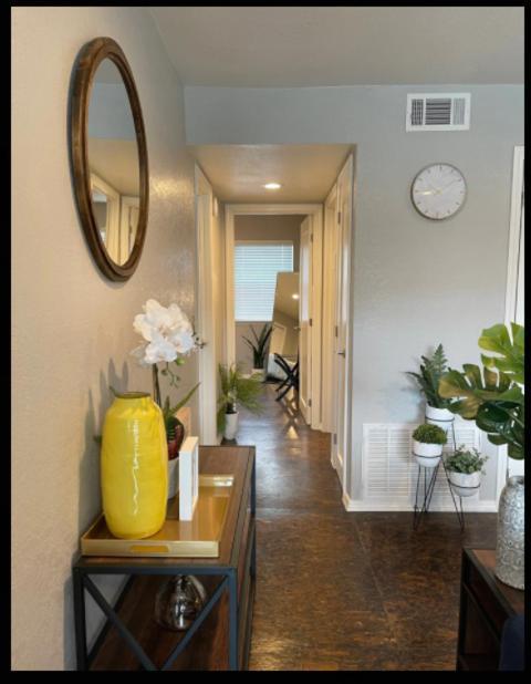 Evie'S Campus-Close 2 Bedroom Luxury Oklahoma City Exterior foto