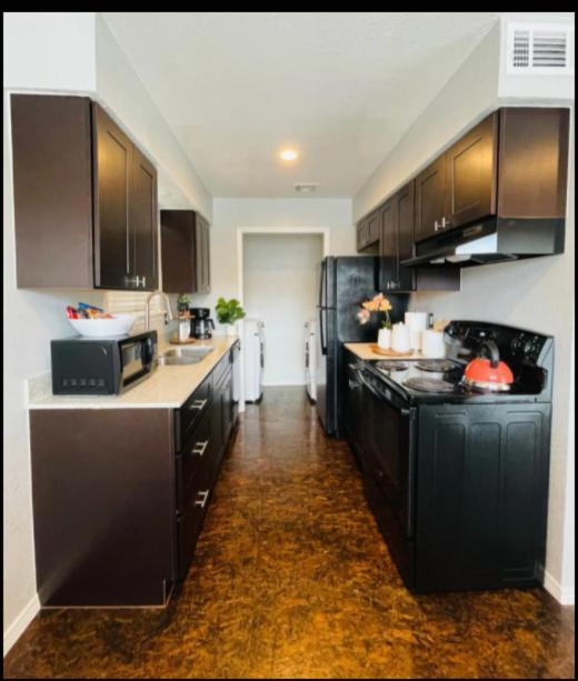 Evie'S Campus-Close 2 Bedroom Luxury Oklahoma City Exterior foto