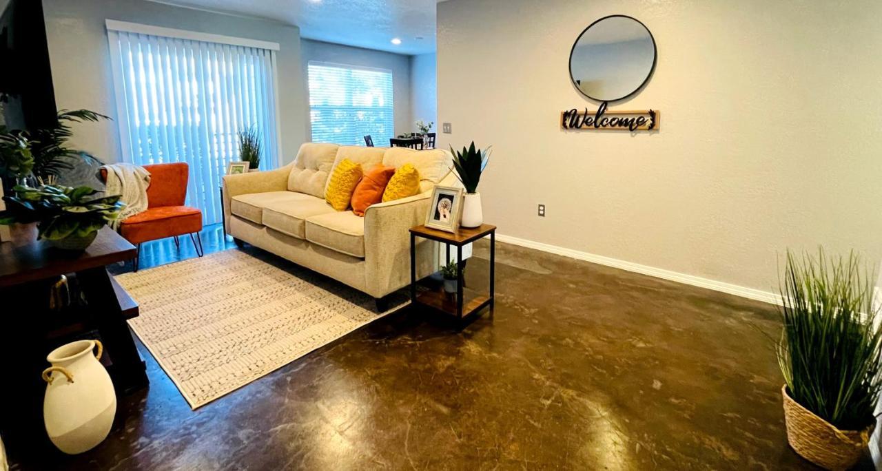 Evie'S Campus-Close 2 Bedroom Luxury Oklahoma City Exterior foto