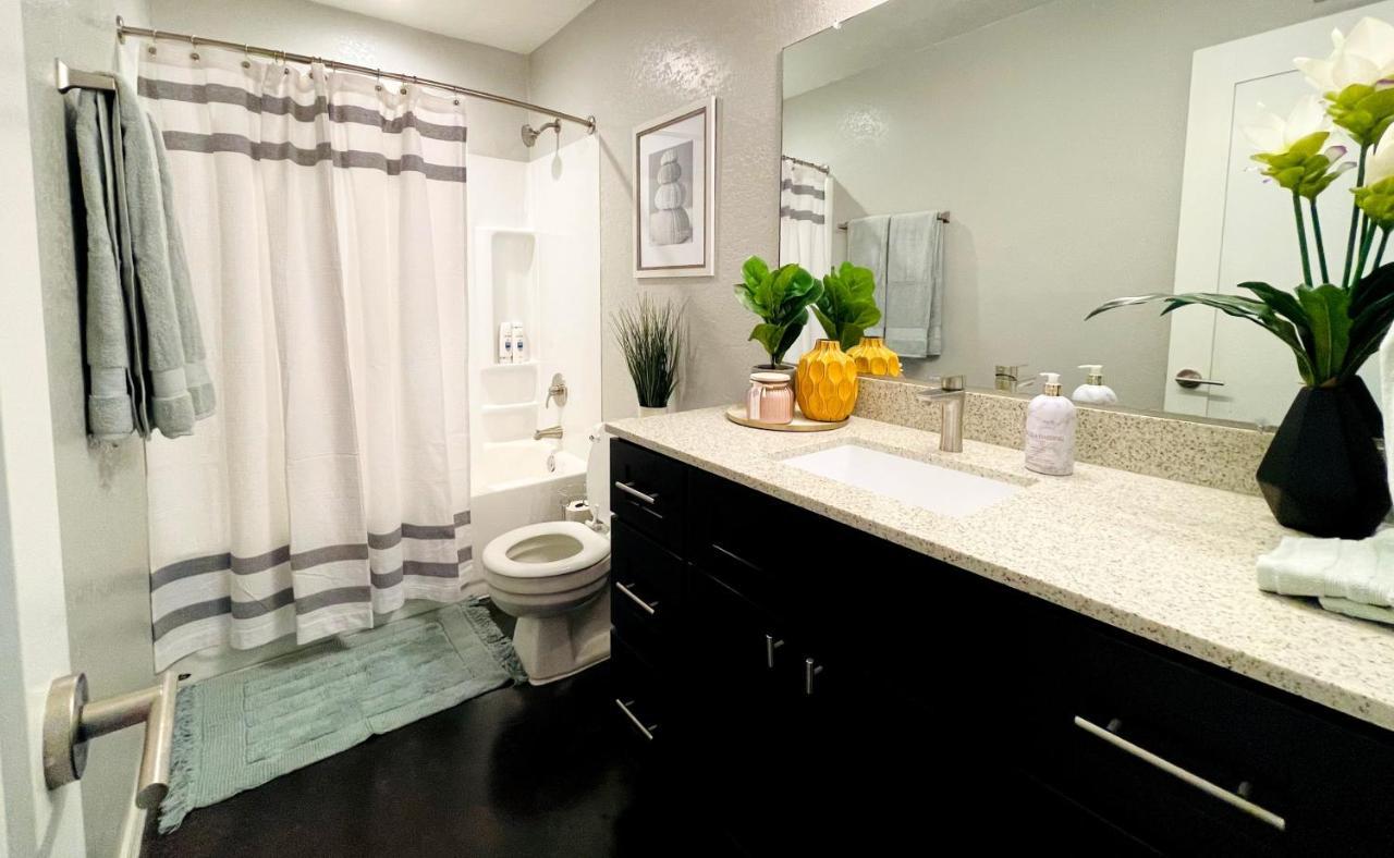 Evie'S Campus-Close 2 Bedroom Luxury Oklahoma City Exterior foto