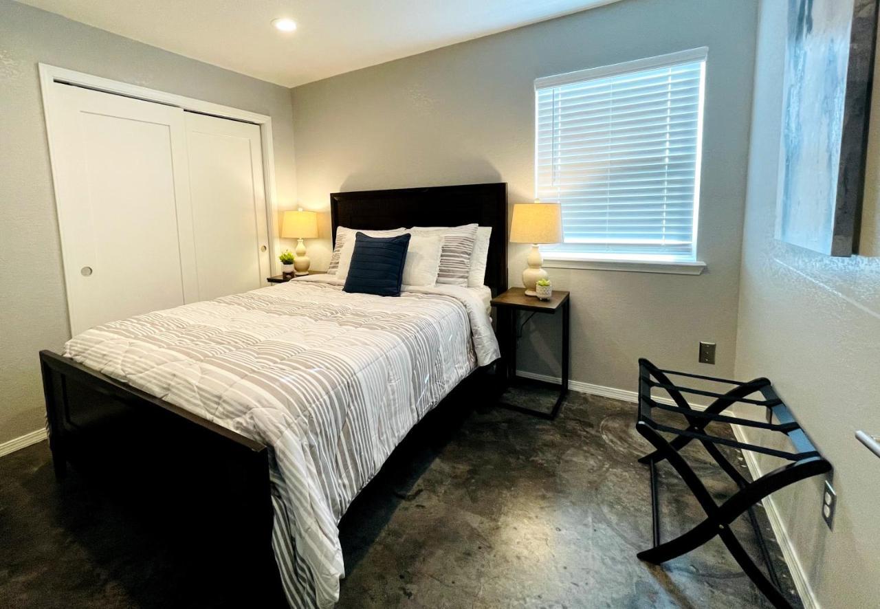 Evie'S Campus-Close 2 Bedroom Luxury Oklahoma City Exterior foto